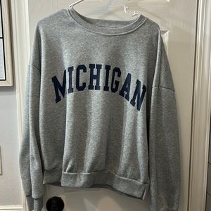grey hoodie! super cute